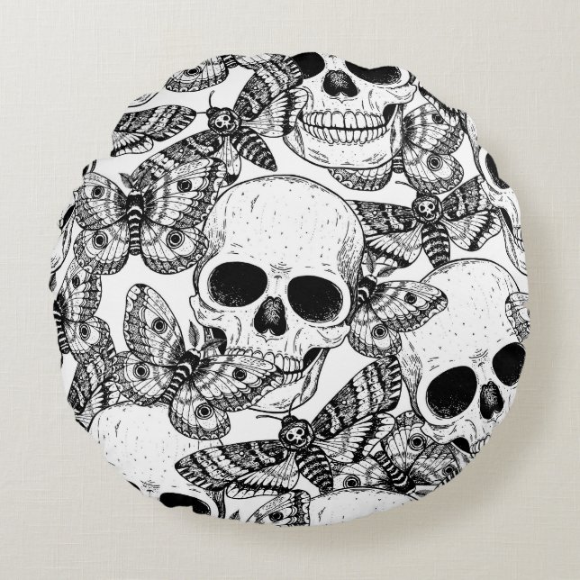 Skull, butterflies: hand-drawn vintage pattern round cushion (Front)