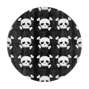 Skull Crossbones: Black-White Pattern. Cutting Board