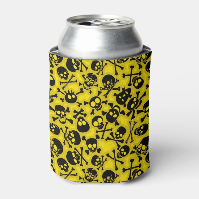 Skull & Crossbones Pattern Can Cooler (Can Front)