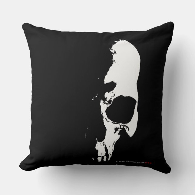 skull cushion (Front)