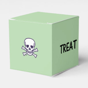 Skull n Bones Trick Treat green square favour boxe Box
