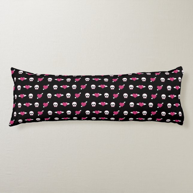 Skulls and hearts body cushion (Front)