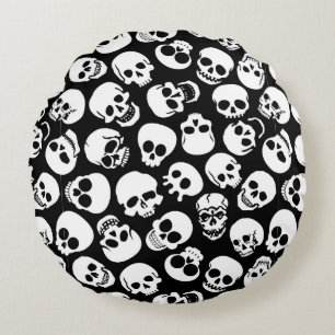 Skulls in Black Background Pattern Round Cushion