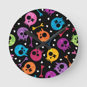 Skulls pattern round clock