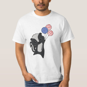 Skunk Funny Cat 4th Of July American Flag T-Shirt
