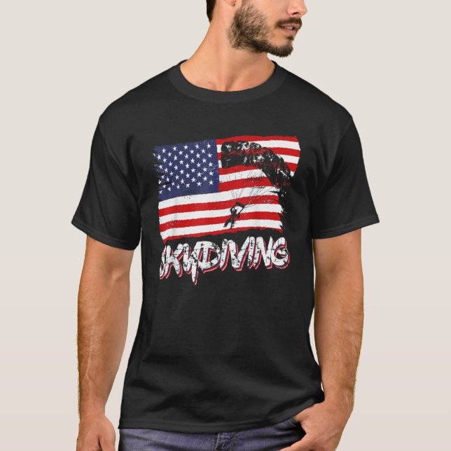 Skydive Parachute Skydiver Parachutist USA Flag Di T-Shirt (Front)