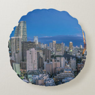 Skyline at twilight round cushion