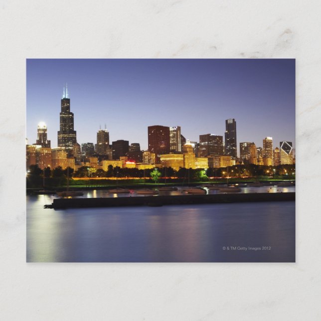 Skyline of downtown Chicago at dusk Postcard (Front)