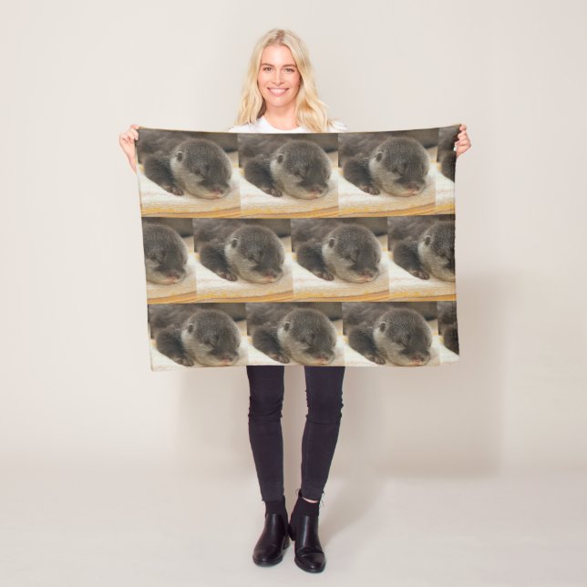 Sleepy Otters Fleece Blanket (In Situ)