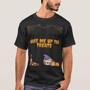 Sleepy sloth ready for Halloween treats! Classic T T-Shirt