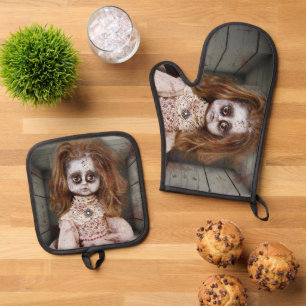 SlipperyJoe's creepy doll pale face creepy blood d Oven Mitt & Pot Holder Set