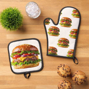 SlipperyJoe's mouthwatering cheeseburger crispy ba Oven Mitt & Pot Holder Set
