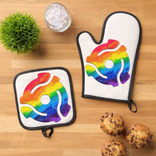 SlipperyJoe's plastic 45 RPM record adapter vibran Oven Mitt & Pot Holder Set