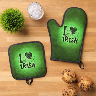 SlipperyJoe's Saint Patrick's Day holiday Irish pr Oven Mitt & Pot Holder Set