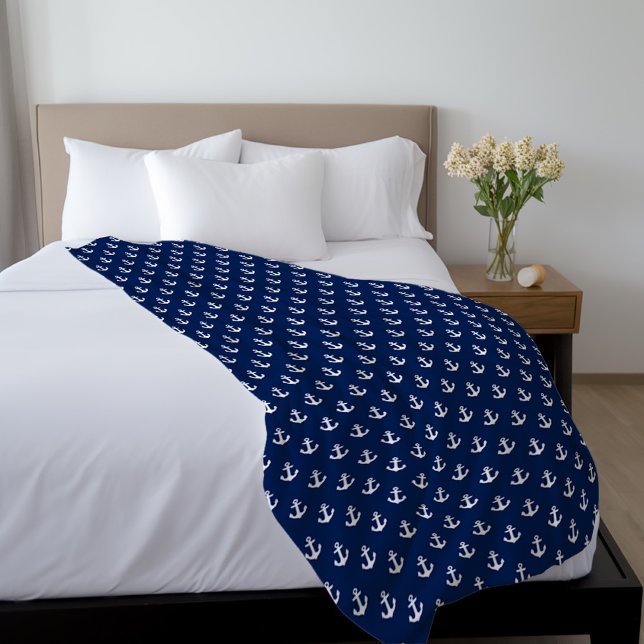 Small Blue and White Anchors Pattern Fleece Blanket (Creator Uploaded)
