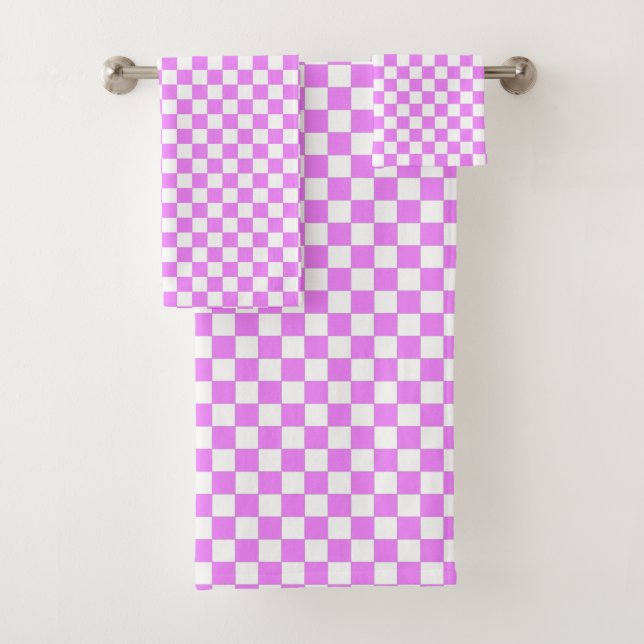 Small Pink White Chequered Pattern Bath Towel Set (Insitu)