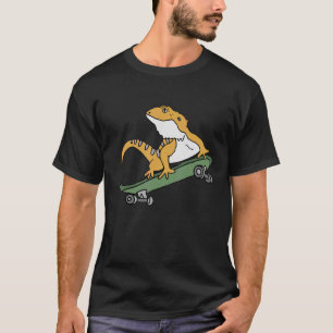 Smilemoretees   Bearded Dragon on Skateboard T-Shirt