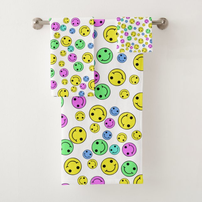 Smiling Faces B   Bath Towel Set (Insitu)