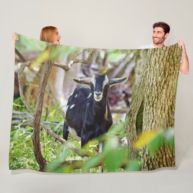 Smiling Goat Fleece Blanket (In Situ)