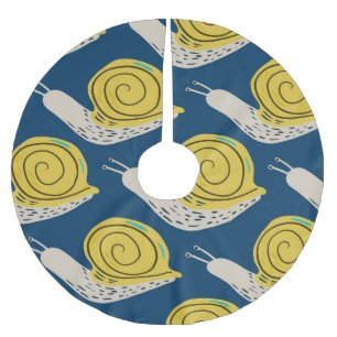 Snails silhouettes: yellow, pink pattern. brushed polyester tree skirt