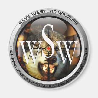 Snarling wolf magnet