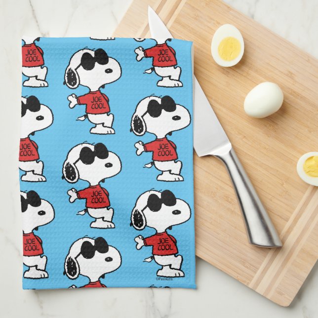 Snoopy "Joe Cool" Standing Tea Towel (Quarter Fold)