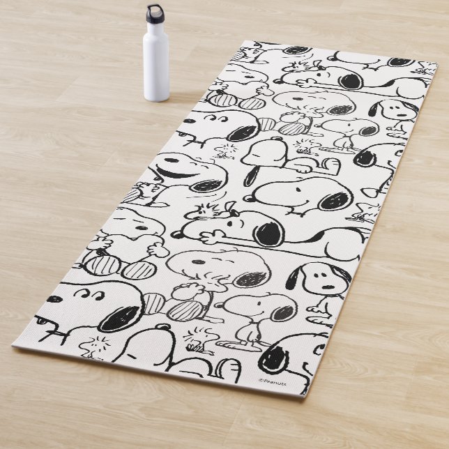 Snoopy Smile Giggle Laugh Pattern Yoga Mat (In Situ)