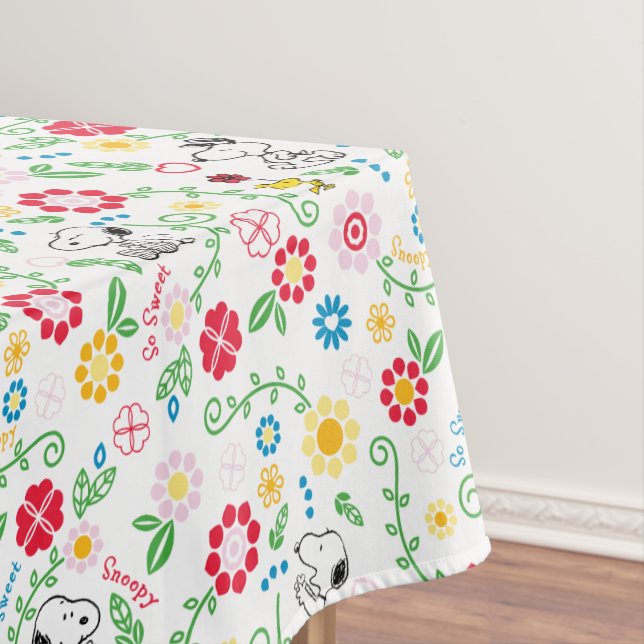 Snoopy So Sweet Flower Pattern Tablecloth (In Situ)