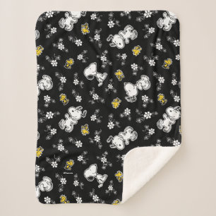 Snoopy & Woodstock Fun & Flowers Sherpa Blanket