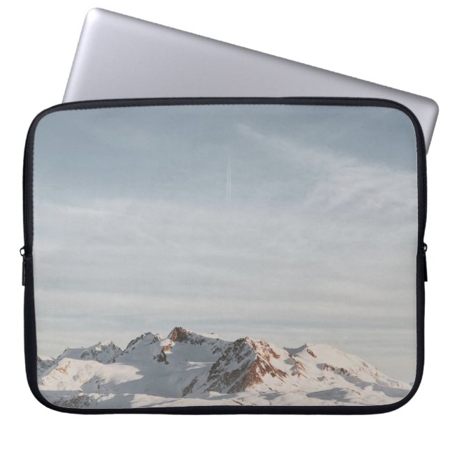 SNOW CAPPED MOUNTAIN AT DAYTIME LAPTOP SLEEVE (Front)
