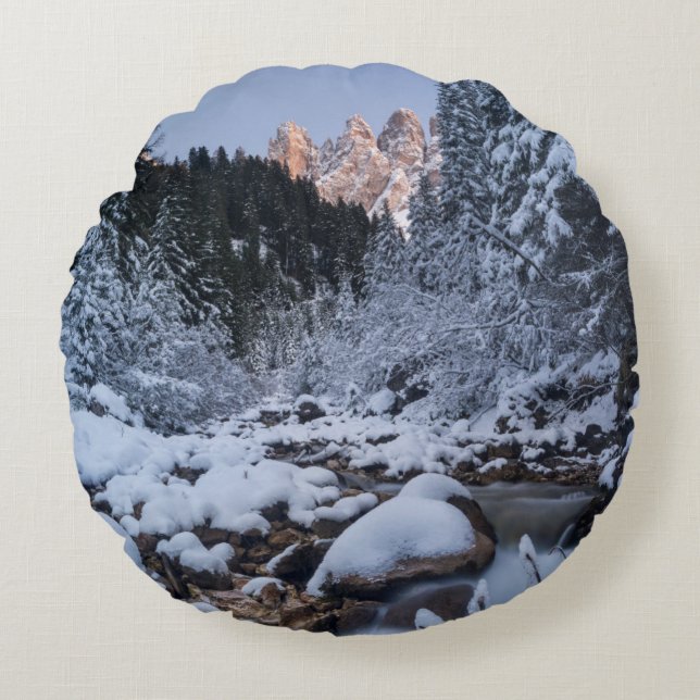 Snow-covered Geisler Mountain Range Round Cushion (Front)