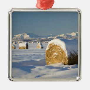 Snow-Covered Hay Bales Metal Tree Decoration