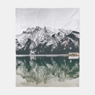 SNOW-COVERED MOUNTAIN FLEECE BLANKET