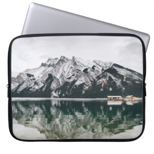 SNOW-COVERED MOUNTAIN LAPTOP SLEEVE