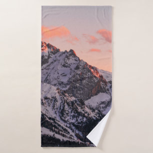 SNOW COVERED MOUNTAIN UNDER CLOUDY SKY DURING DAYT BATH TOWEL