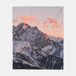 SNOW COVERED MOUNTAIN UNDER CLOUDY SKY DURING DAYT FLEECE BLANKET