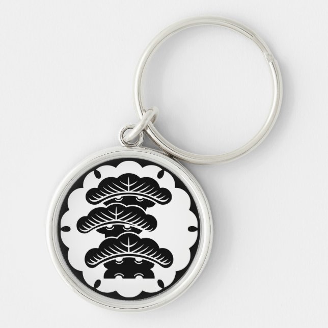 Snow-covered three-tiered pine in rice cake key ring (Front)