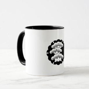 Snow-covered three-tiered pine in rice cake mug