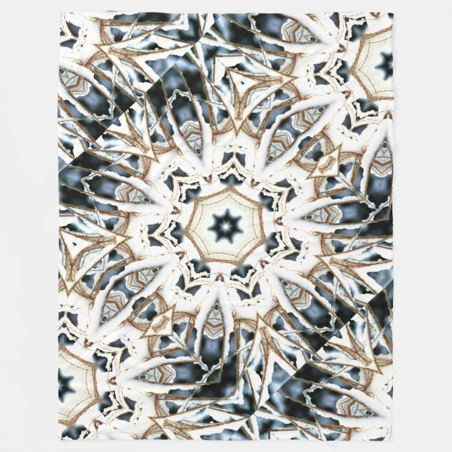 Snow Web Fleece Blanket (Front)