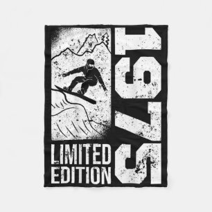 Snowboarder Vintage 1975 Birthday Snowboarding Sno Fleece Blanket