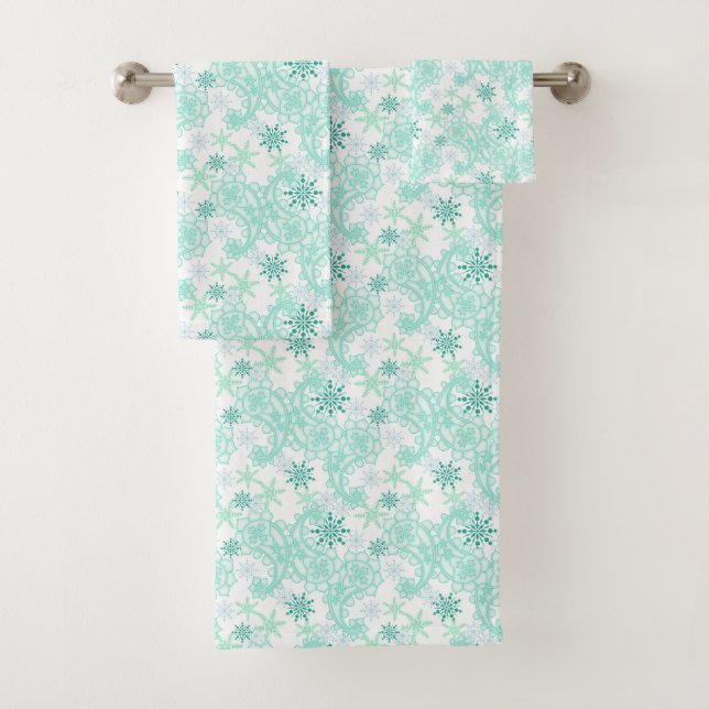 Snowflake Paisley Bath Towel Set (Insitu)