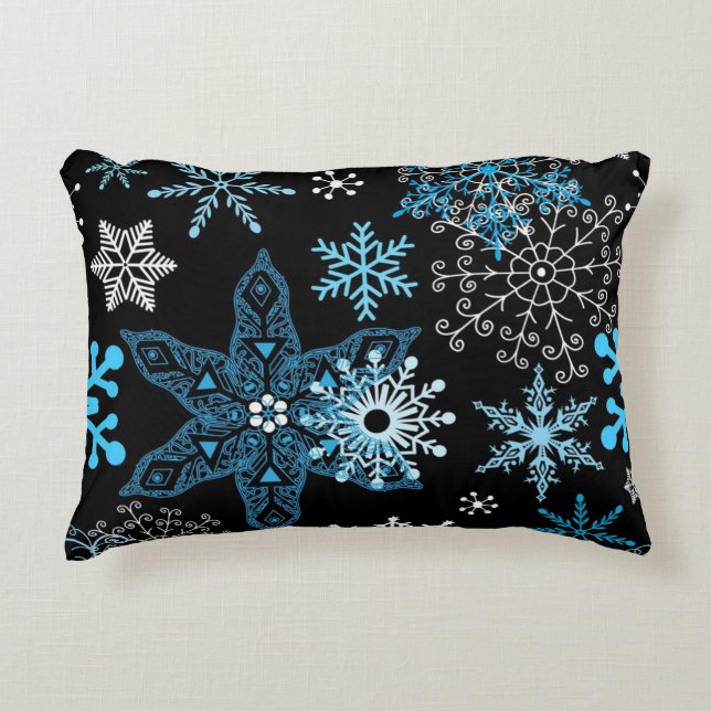 Snowflake pattern	 decorative cushion (Front)