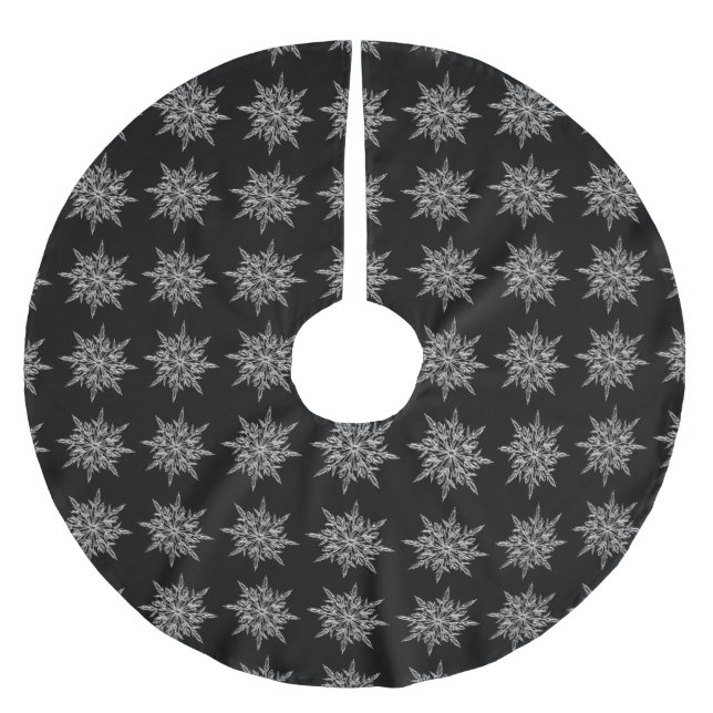 Snowflakes on Black Brushed Polyester Tree Skirt (Front)