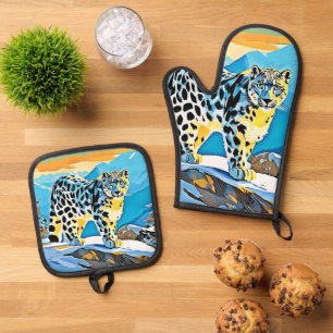 Snowy Mountain Leopard Stance Design Oven Mitt & Pot Holder Set