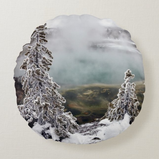 Snowy Yellowstone Round Cushion (Front)