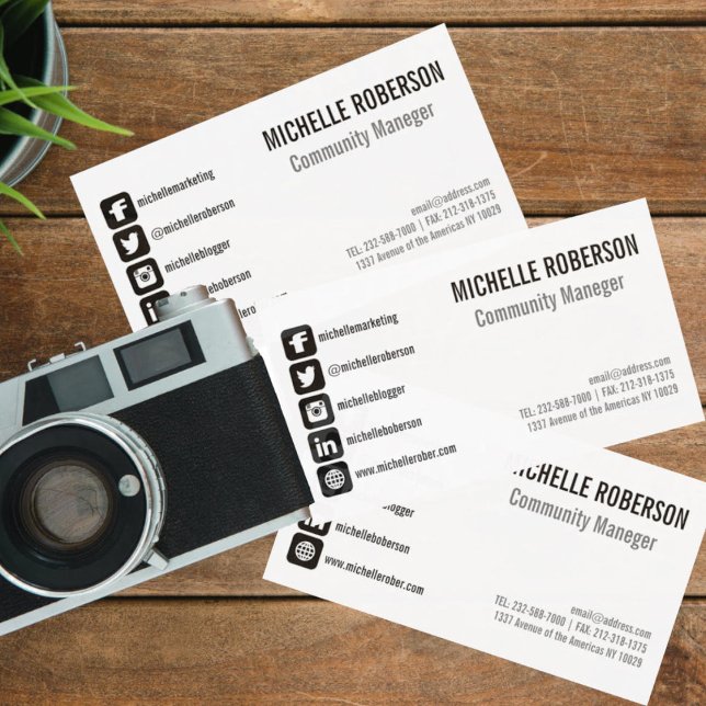Social media symbols business card (Creator Uploaded)