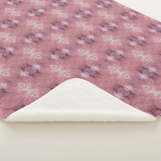 Soft pink and purple abstract pattern sherpa blanket (3/4)