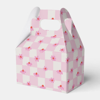 Soft Pink Daisy Checkerboard Floral Pattern Favour Box
