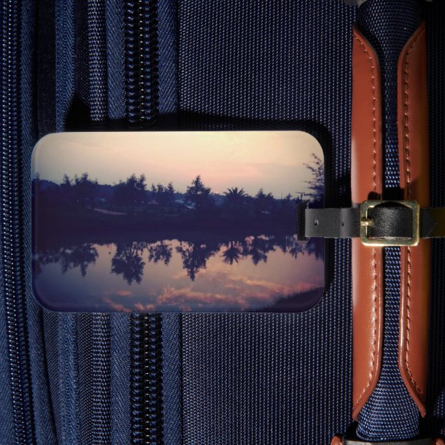 Solid Colour American Luggage Tag (Front Insitu 4)