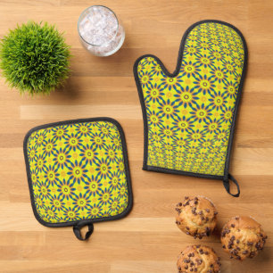 Solid Flowers / Blossoms pattern 16 Oven Mitt & Pot Holder Set